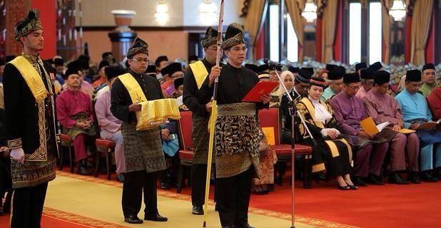 Azmin at his swearing-in ceremony today. Photo from themalaysiantimes.com.my