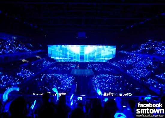 'Sapphire blue' lightsticks lit up Putra Indoor Stadium. Photo from facebook.com/smtown