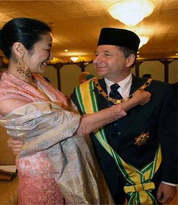 Jean Todt and Michelle Yeoh. Image from aminain'fotopages.