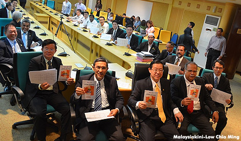 Penang reps declare assets. Image by Low Chia Ming on Malaysiakini.