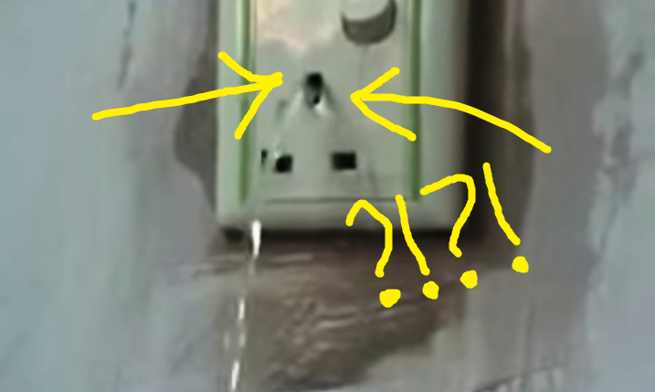 water coming our of socket. Screenshot from Siakapkeli's video.