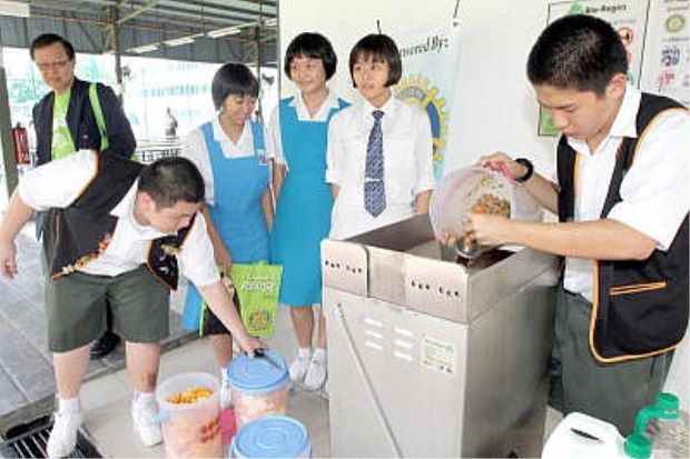 penang school composts leftover food into fertiliser. Image from The Star