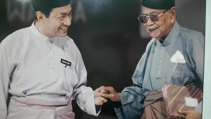 Tunku Mahathir