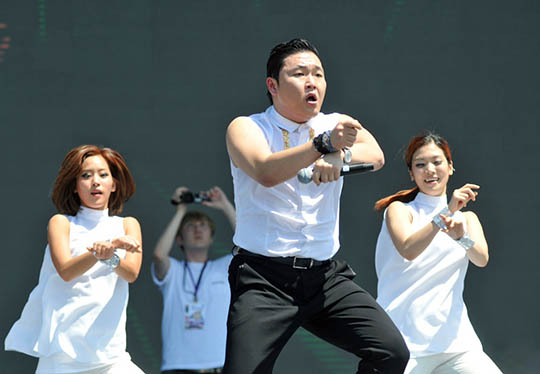 psy concert malaysia. Image from TMI