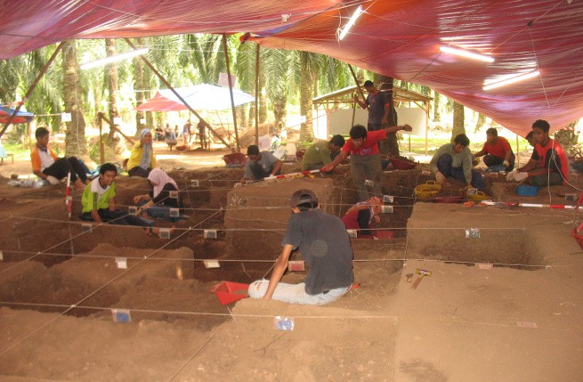 excavation at lembah bujang. Image from arkeologis.wordpress.com