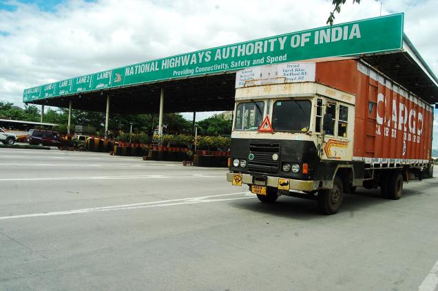 india toll road. Image from thehindubusinessline.com.