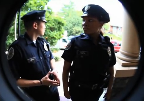 cops at door. Image from thefreethoughtproject.com