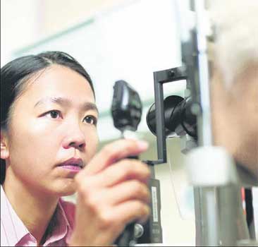 eye cataract surgery doctor Image from The Borneo Post