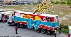 MCA handed out rice for the elections. Guess what Pakatan gave?