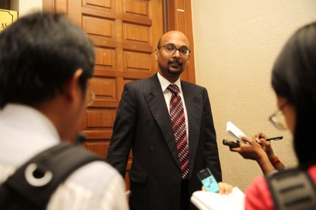 Navin's lawyer representing his case at the High Court. Image from The Malay Mail Online. 