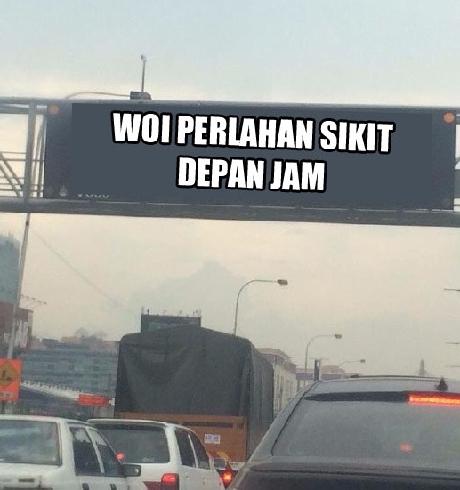 perlahan depan jam