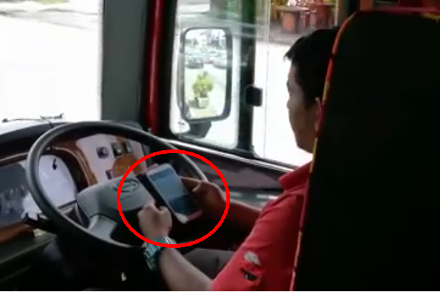 mayang-sari-bus-driver-mobile-phone