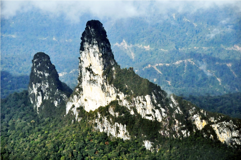 Bukit Batu Lawi. Image from Sarawak Tourism