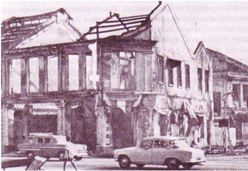 Burnt houses at Jalan Campbell. Source