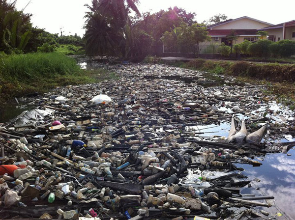 rubbish tabuan river sarawak pollution