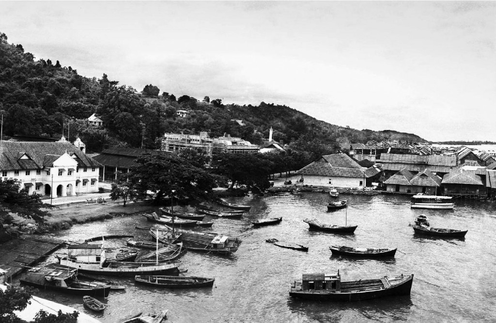 Jesselton, before land was reclaimed from sea in the 1930s. Photo courtesy Sabah Museum via Sabah Tourism Board. photo source and credit toThe Sabah State Museum
