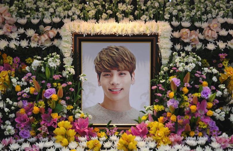 The memorial for Jonghyun, who died by suicide recently. Photo from ibtimes.