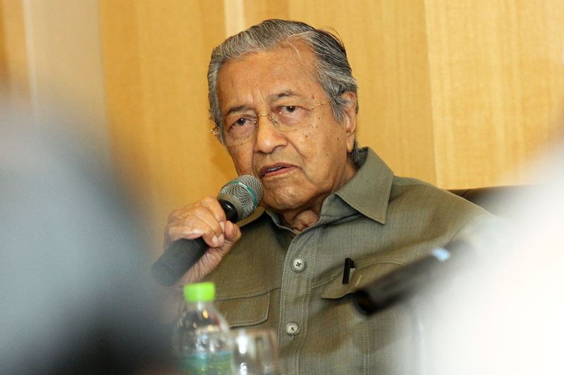 In fact, he is being probed under the Sedition Act 1948, Section 504 of the Penal Code and the Communications and Multimedia Act 1998. Photo taken from themalaymailonline.com 