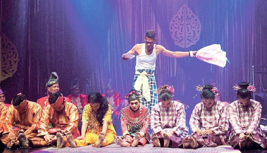 Main Puteri (pictured) is a healing ritual with dance elements, while Mak Yong is a dance-drama derived from healing rituals. Img from Berita Harian.
