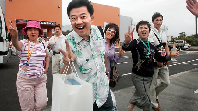chinese tourists shopping