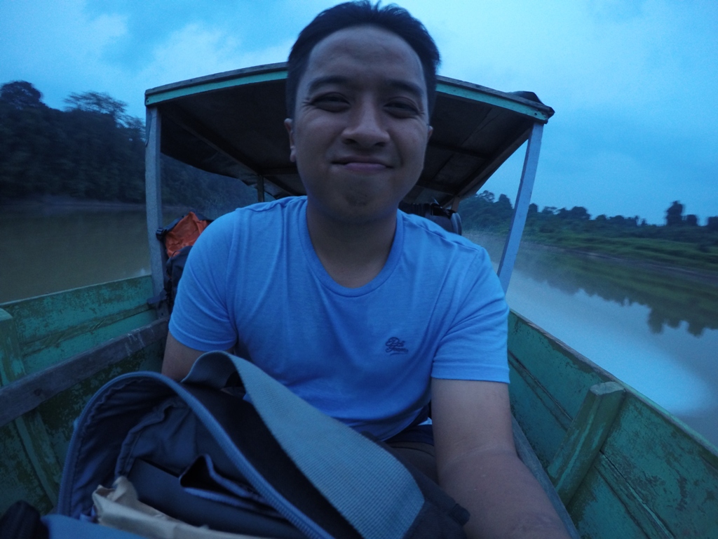 Cikgu Syamil on the boat to SK Airport. Image from Says