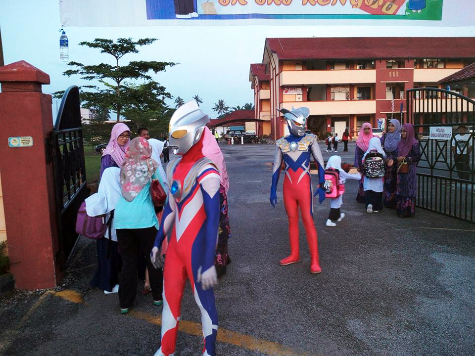 Ultraman combating student's fears instead of the usual monsters. Image from Says