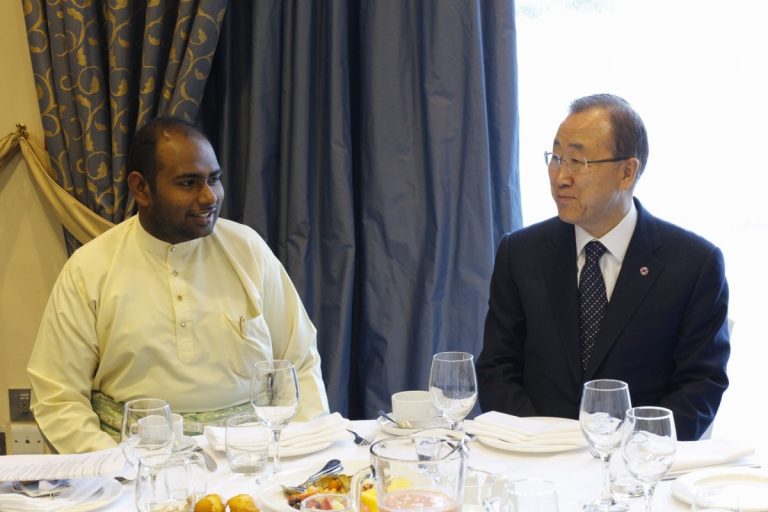 Kishva Ambigapathy with Ban Ki Moon. Img from Chevening.