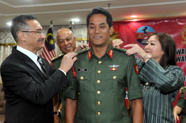 KJ receiving his Brigadier General rank in 2016. Img from mStar.