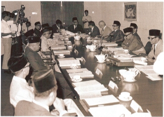 AN MKI meeting in 1970, chaired by Tunku Abdul Rahman. Img from JAKIM.