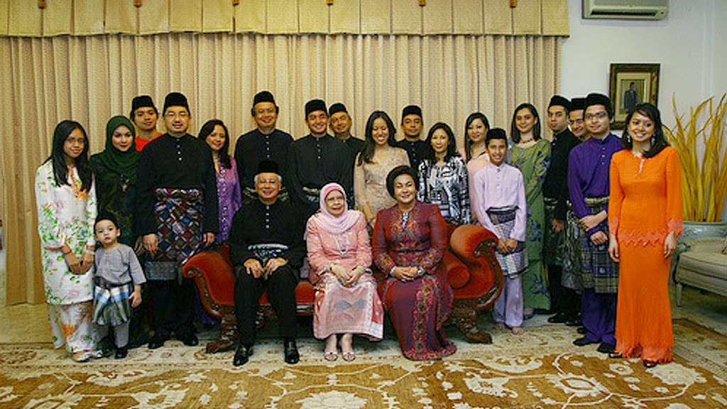 Some members of the Najib clan. Image from atsixty-zakriali.blogspot.com