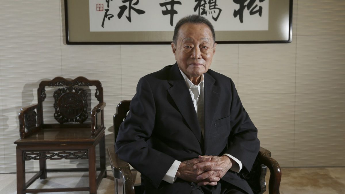 The earlier picture of the CEP no Robert Kuok, so here he is. Image from Says