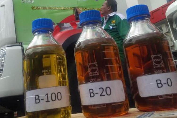 Different blends of biodiesel displayed during a B20 roadshow in Bandung, Indonesia. Img from Kompas Otomotif.