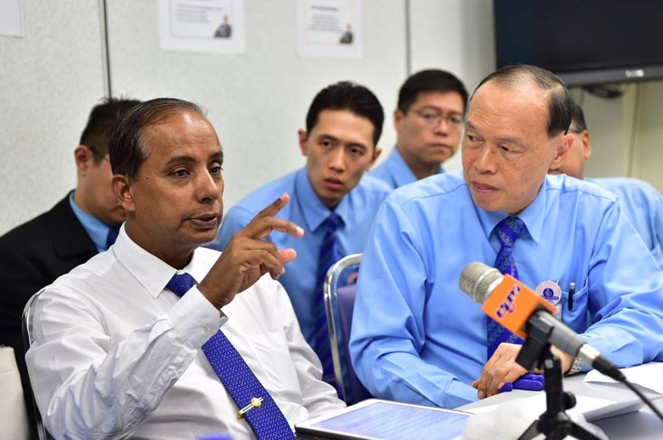 M. Kulasegaran together with Top Glove chairman Tan Sri Lim Chee Wai. Image from Kulasegaran's FB