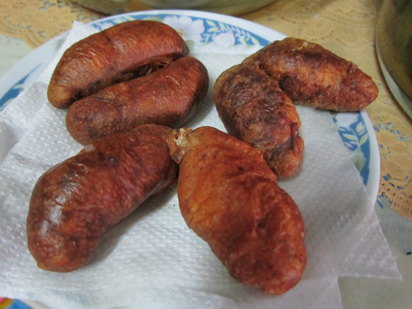 Apparently the liver, deep-fried in batter. To be eaten with fried rice. Img from The Madah's blog.