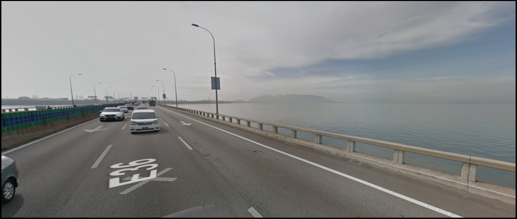 The side barrier of the Penang Bridge. Screenshot from Google Maps