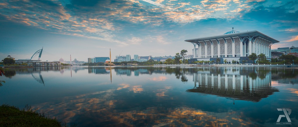 Seriously, some of the best photos come out of Putrajaya. Image by Syuqor7 on Flickr