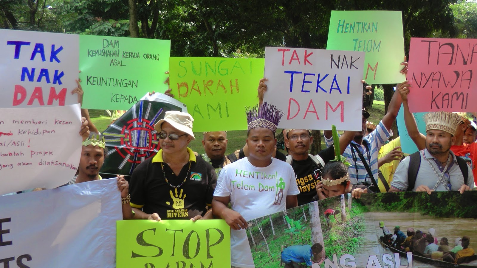 Orang asli protest against all sort of dam projects. Img from Orang Asli Post blogspot