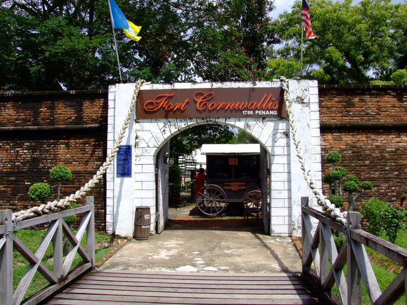 The entrance of the fort that tourists might first see. Image from Penang Wikia.