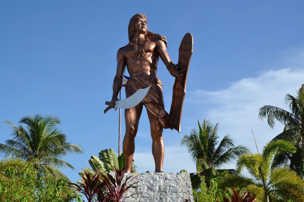 Lapu-Lapu (or lelapu) and his statue in Mactan, Philippines. Image from CultureTrip