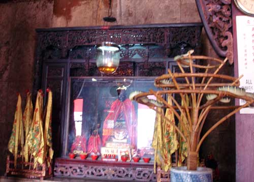 Chor Soo Kong in the Snake Temple prayer hall. Image from pulau-pangkor.com