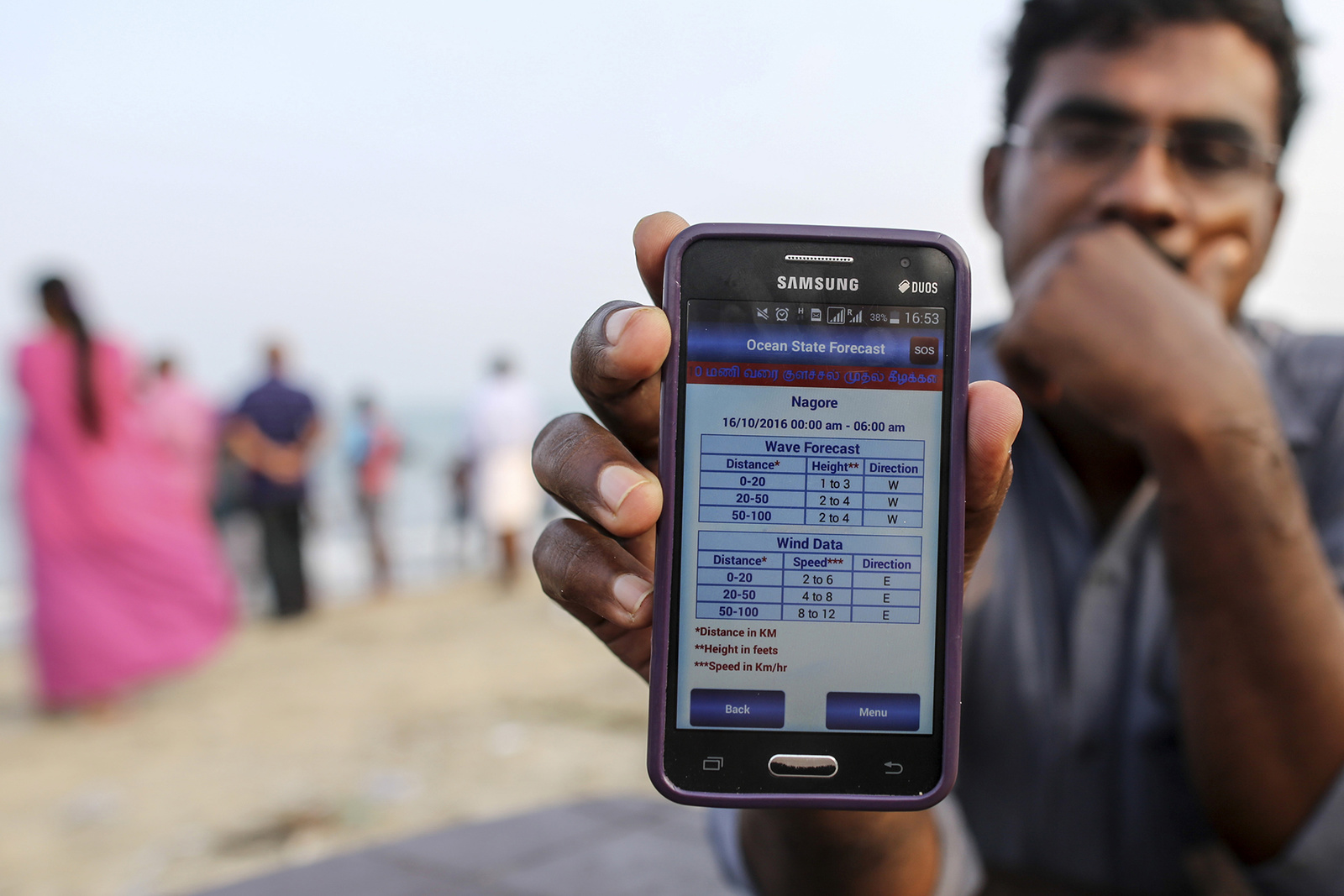 A fisherman in India showing the system that they use. Img from Bloomberg