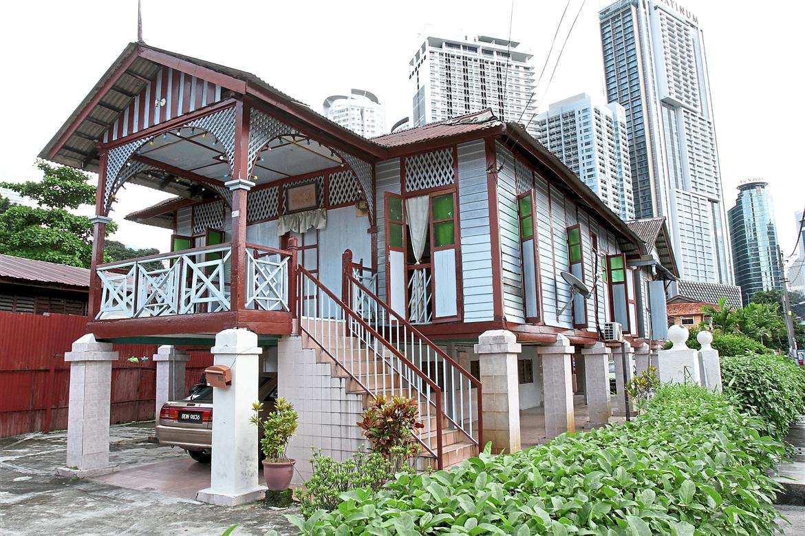 This house has the characteristics of a Limas House like the ones you can see in Terengganu. Img from The Star