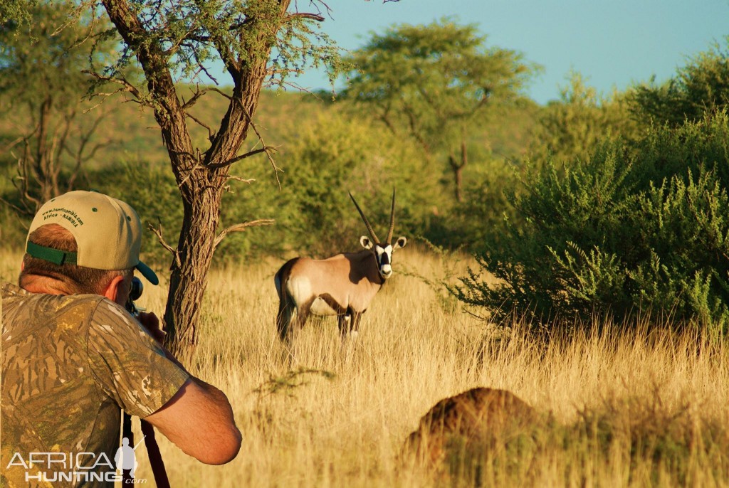 Reasonable range, accurate aim, checkcheckcheck. Image from Africa Hunting.