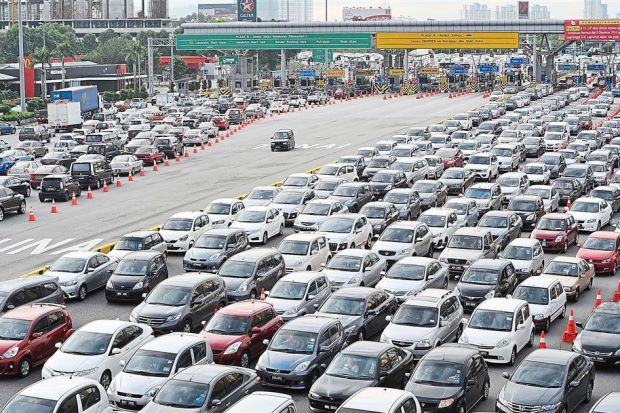 Congestion at LDP. Image from The Star.
