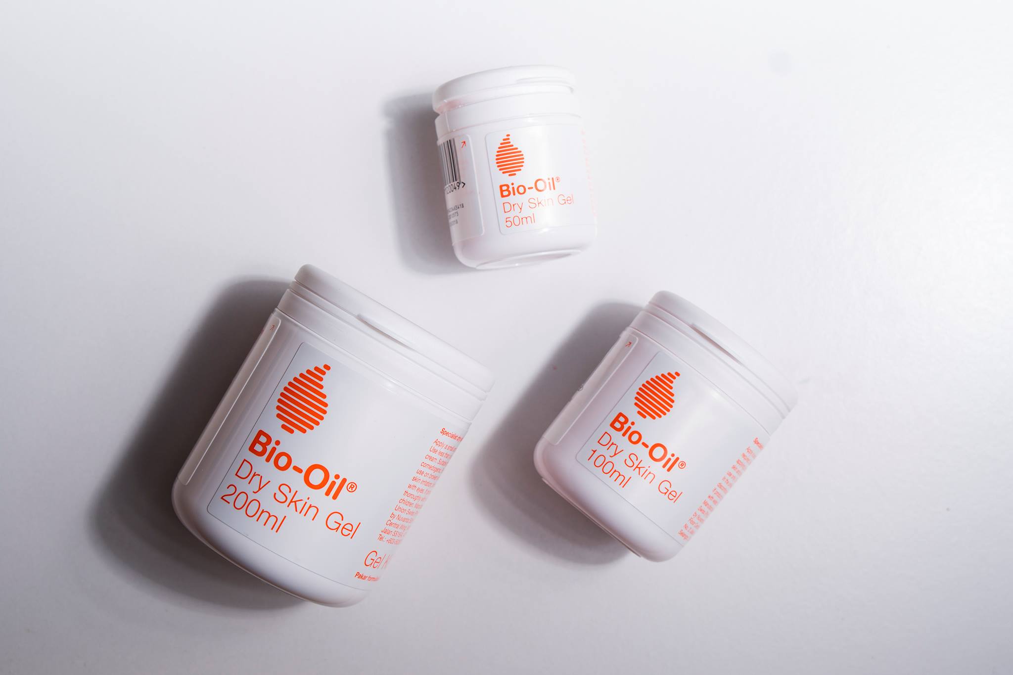It comes in three sizes: 50ml, 100ml and 200ml. But all three are SMOL AF! Img from Bio-Oil Malaysia's Facebook