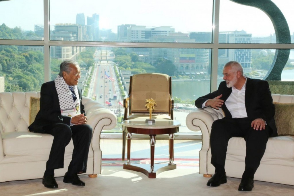 Tun Dr. Mahathir meeting with Ismail Haniyeh of Hamas in Putrajaya. Image from: South China Morning Post