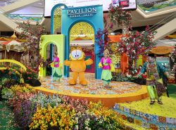 Me-wow! Garfield got his paws on Raya at Pavilion Bukit Jalil