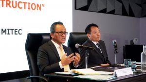 The vision for BuildXpo 2023 is to make it a premier construction exhibition in Malaysia, the region, and globally. Datuk Ir. Ahmad Asri Bin Abdul Hamid, the Chief Executive of CIDB Malaysia (left) and Richard Teo, QUBE’s Executive Chairman (right).