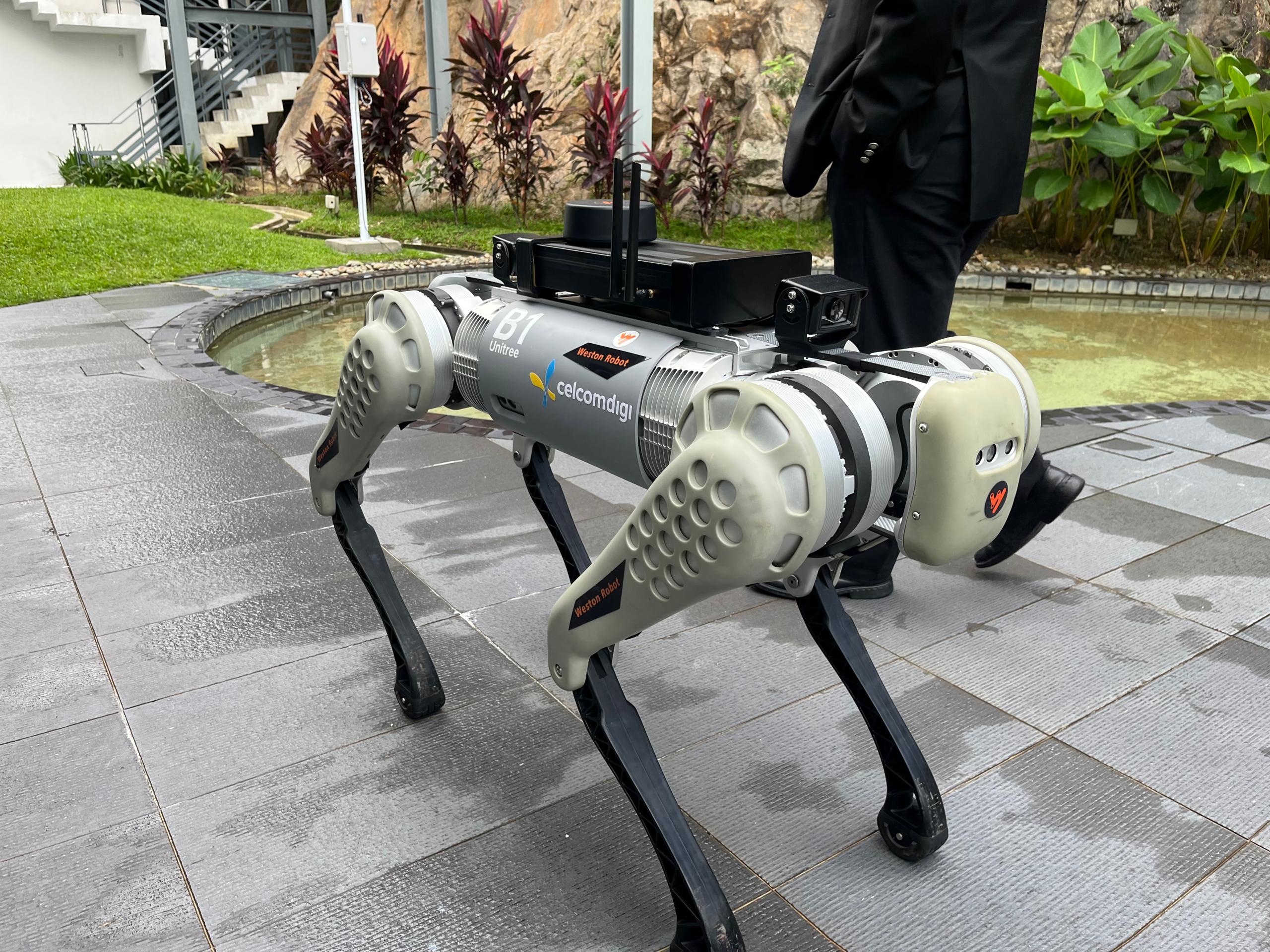 CelcomDigi AiX Robo-Doggo