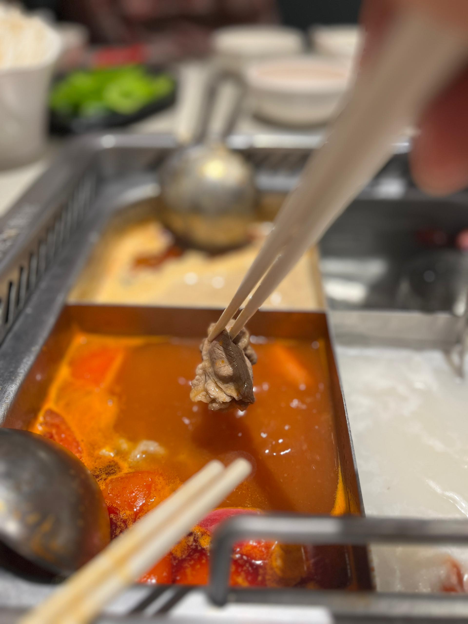 Haidilao Sliced Beef in Tomato Soup